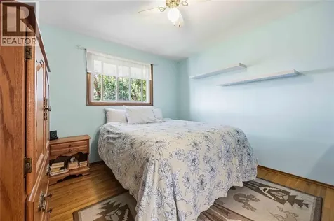 893 Hollands Avenue Sarnia ON N7S 3B9