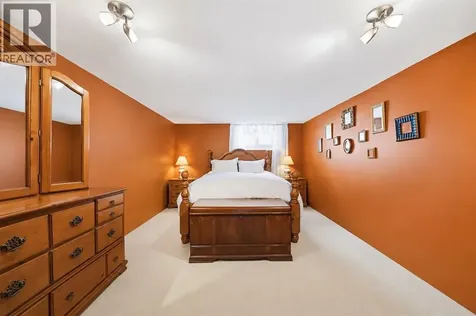 893 Hollands Avenue Sarnia ON N7S 3B9