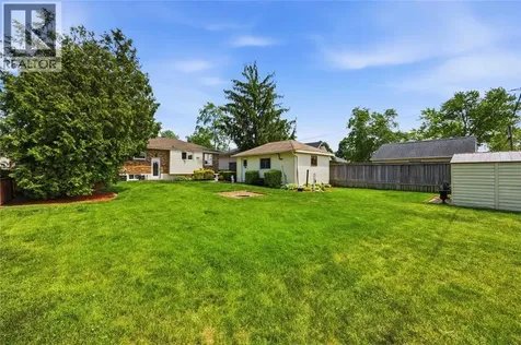 893 Hollands Avenue Sarnia ON N7S 3B9