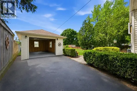 893 Hollands Avenue Sarnia ON N7S 3B9