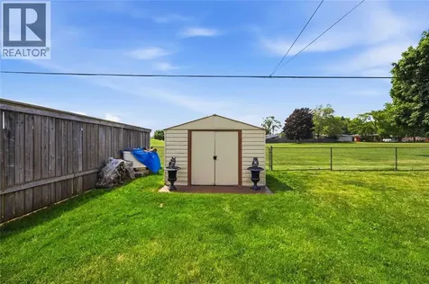893 Hollands Avenue Sarnia ON N7S 3B9