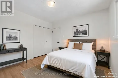 1862 Sharel Drive Ottawa ON K1H 6W4