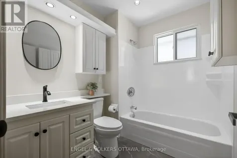 1862 Sharel Drive Ottawa ON K1H 6W4