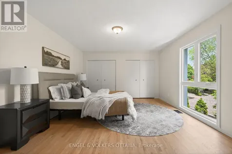 1862 Sharel Drive Ottawa ON K1H 6W4