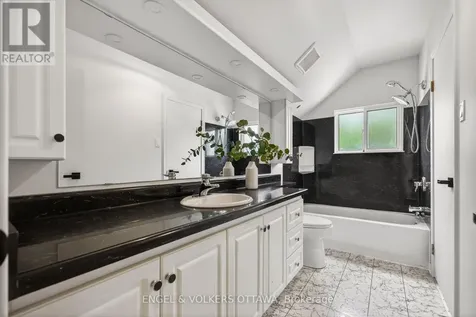 1862 Sharel Drive Ottawa ON K1H 6W4