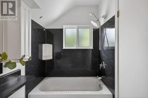 1862 Sharel Drive Ottawa ON K1H 6W4