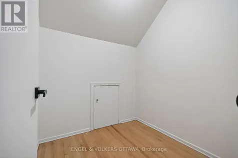 1862 Sharel Drive Ottawa ON K1H 6W4