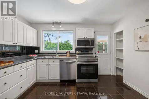 1862 Sharel Drive Ottawa ON K1H 6W4