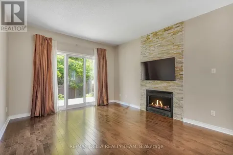 979 Como Crescent Ottawa ON K4A 3Z6