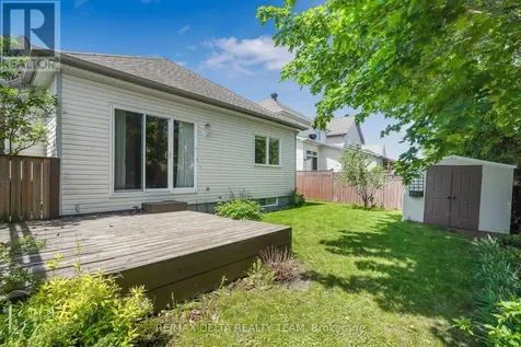 979 Como Crescent Ottawa ON K4A 3Z6
