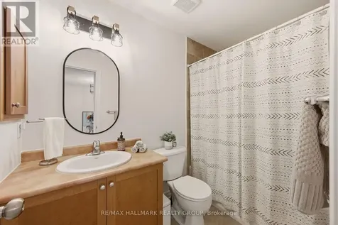 154 Talltree Crescent Ottawa ON K2S 0B1