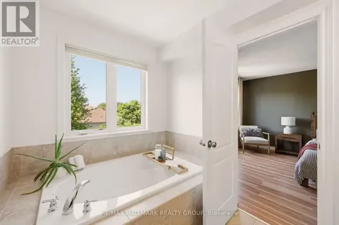 154 Talltree Crescent Ottawa ON K2S 0B1