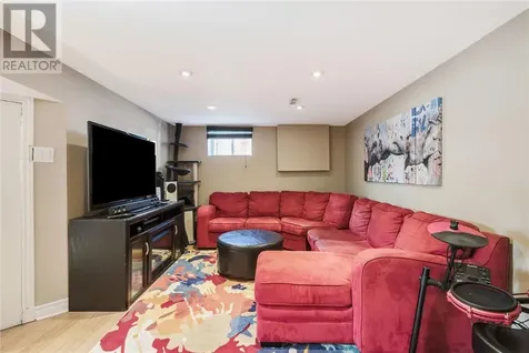 987 Blenheim Avenue Sudbury ON P3A 3K7
