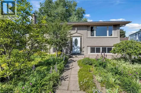 6 Mitchell Court Brantford ON N3S 7G8