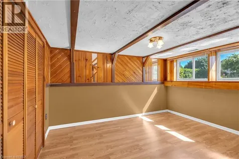 6 Mitchell Court Brantford ON N3S 7G8