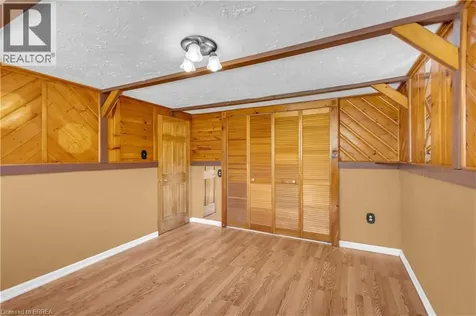 6 Mitchell Court Brantford ON N3S 7G8
