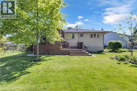 6 Mitchell Court Brantford ON N3S 7G8