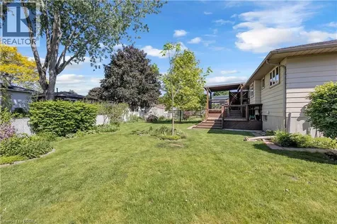 6 Mitchell Court Brantford ON N3S 7G8