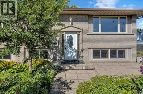 6 Mitchell Court Brantford ON N3S 7G8