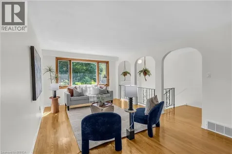 6 Mitchell Court Brantford ON N3S 7G8
