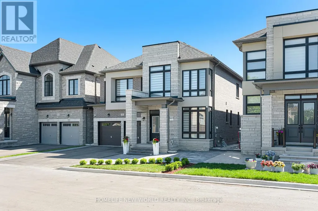 80 Weslock Crescent Aurora ON L4G 7Z4