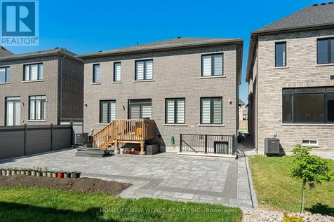 80 Weslock Crescent Aurora ON L4G 7Z4