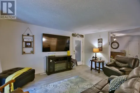 60 57th Street South Wasaga Beach ON L9Z 1W5