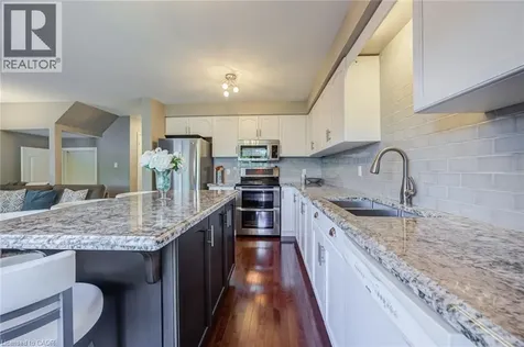 2295 Kingfisher Court Oakville ON L6M 3Z3