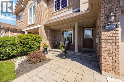 2295 Kingfisher Court Oakville ON L6M 3Z3