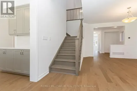 54 Gretzky Avenue Barrie ON L9J 1A8