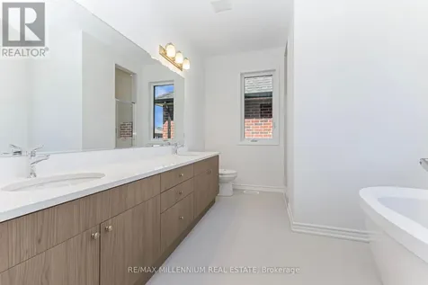 54 Gretzky Avenue Barrie ON L9J 1A8