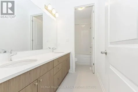 54 Gretzky Avenue Barrie ON L9J 1A8