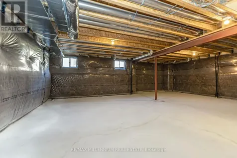 54 Gretzky Avenue Barrie ON L9J 1A8