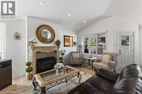 62 Varley Crescent Brantford ON N3R 7Z7