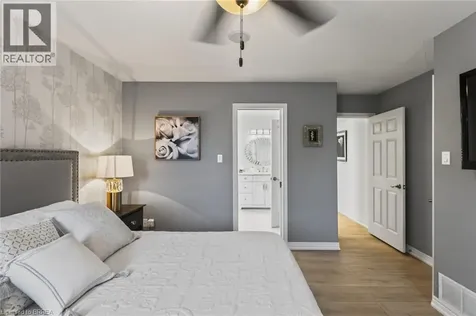62 Varley Crescent Brantford ON N3R 7Z7