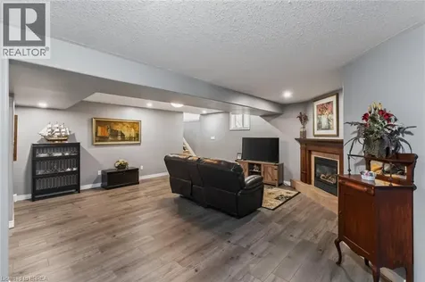 62 Varley Crescent Brantford ON N3R 7Z7