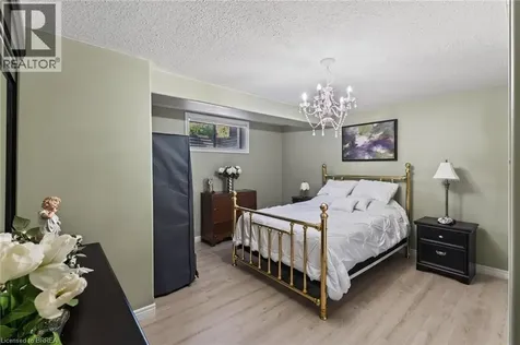 62 Varley Crescent Brantford ON N3R 7Z7