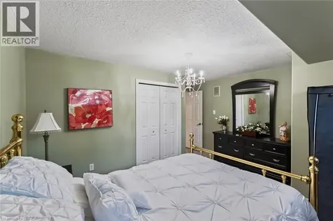 62 Varley Crescent Brantford ON N3R 7Z7