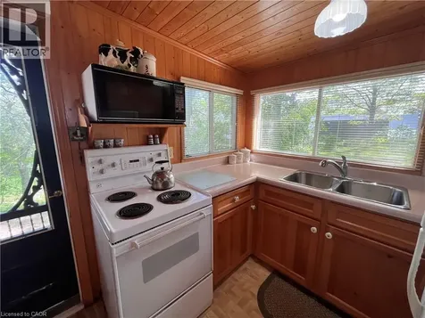 689 Sandy Bay Road Dunnville ON N1A 2W6