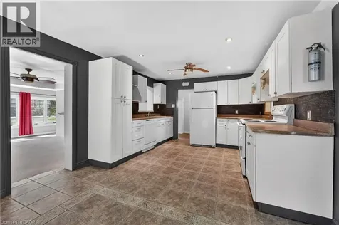 126 Mountain Street Grimsby ON L3M 4E7