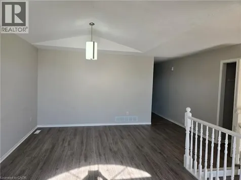 73 Foxtail Avenue Welland ON L3C 7J6