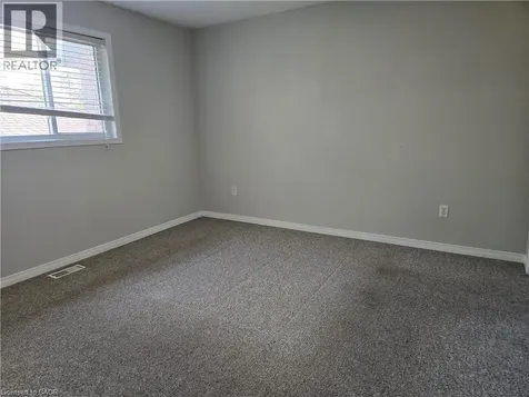 73 Foxtail Avenue Welland ON L3C 7J6