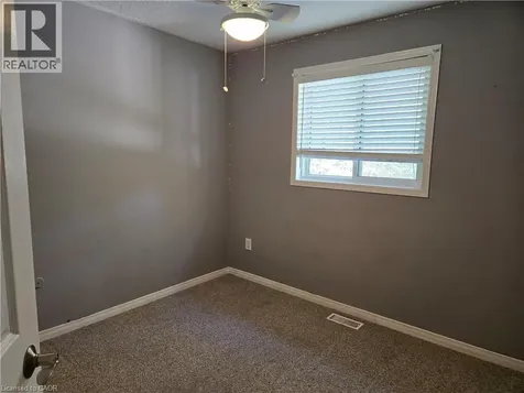 73 Foxtail Avenue Welland ON L3C 7J6