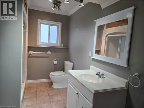 73 Foxtail Avenue Welland ON L3C 7J6