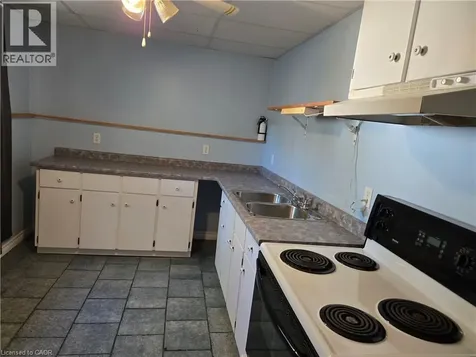73 Foxtail Avenue Welland ON L3C 7J6