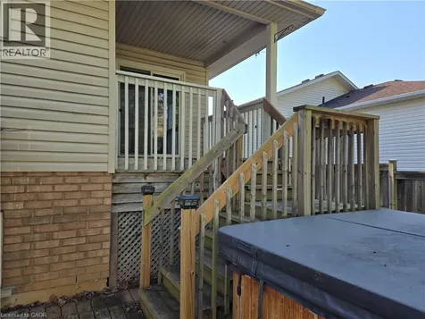 73 Foxtail Avenue Welland ON L3C 7J6