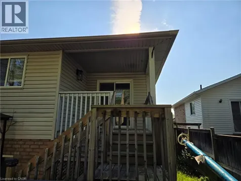 73 Foxtail Avenue Welland ON L3C 7J6