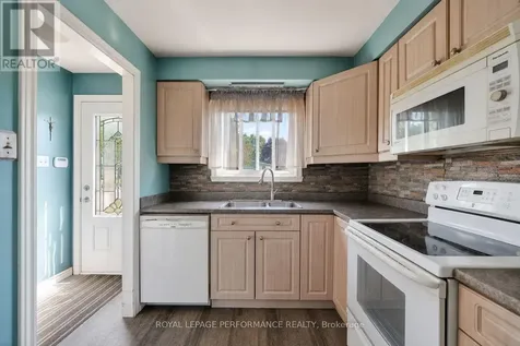 10 Valecrest Drive Cornwall ON K6H 6E1