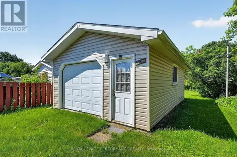 10 Valecrest Drive Cornwall ON K6H 6E1