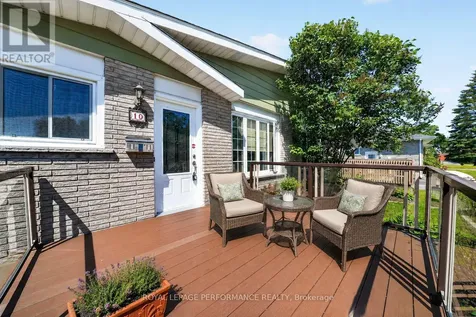10 Valecrest Drive Cornwall ON K6H 6E1